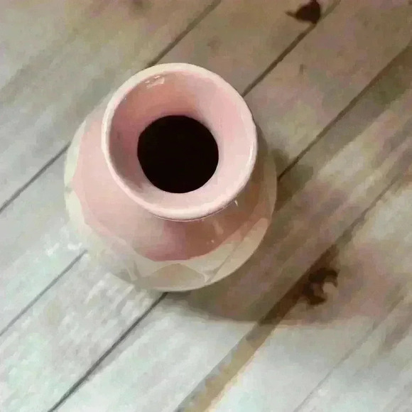 Isaac Mizrahi XO Siena Pink & White Ceramic Vase – Small Home Decor Accent Piece - Picture 2 of 5